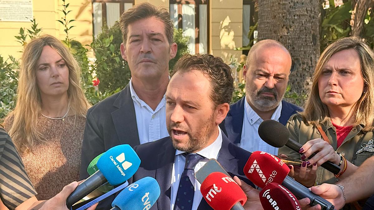 Jesús Ruiz Ballesteros, vicesecretario jurídico de VOX Málaga, durante la rueda de prensa